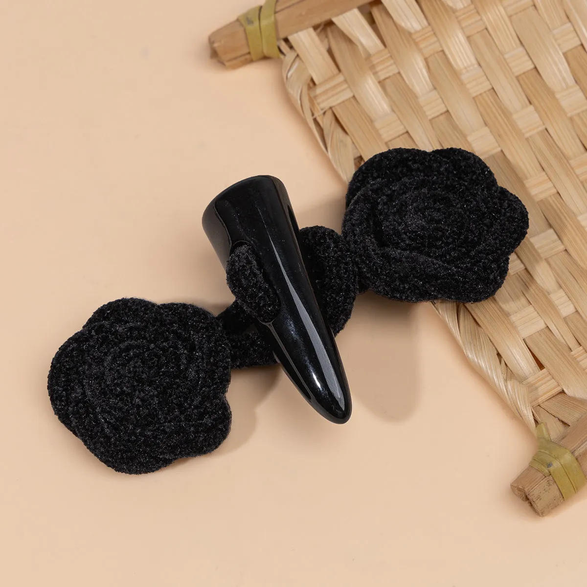 11cm Corduroy Rose Sew-on Toggle Buttons with Resin Horn 4pcs