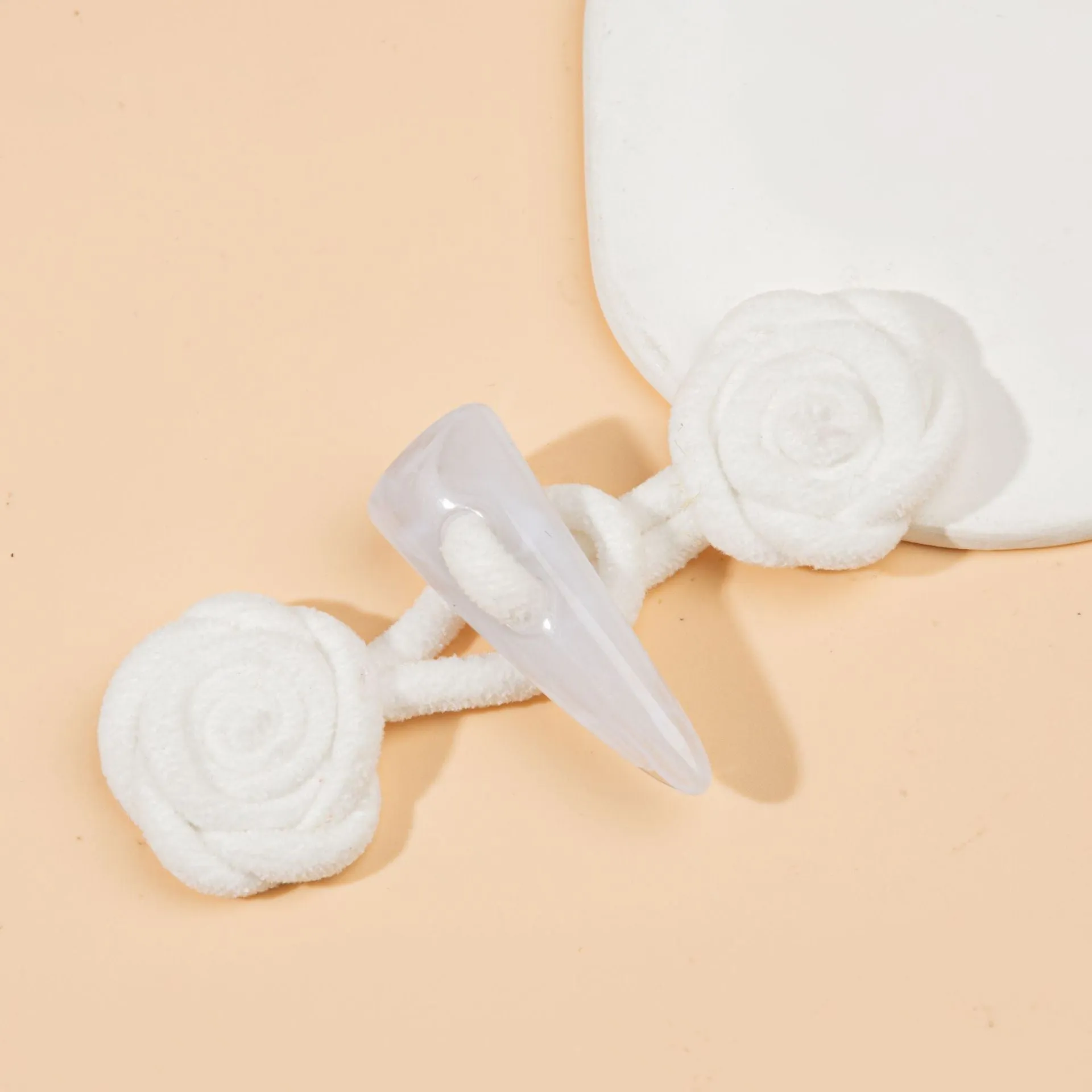11cm Corduroy Rose Sew-on Toggle Buttons with Resin Horn 4pcs