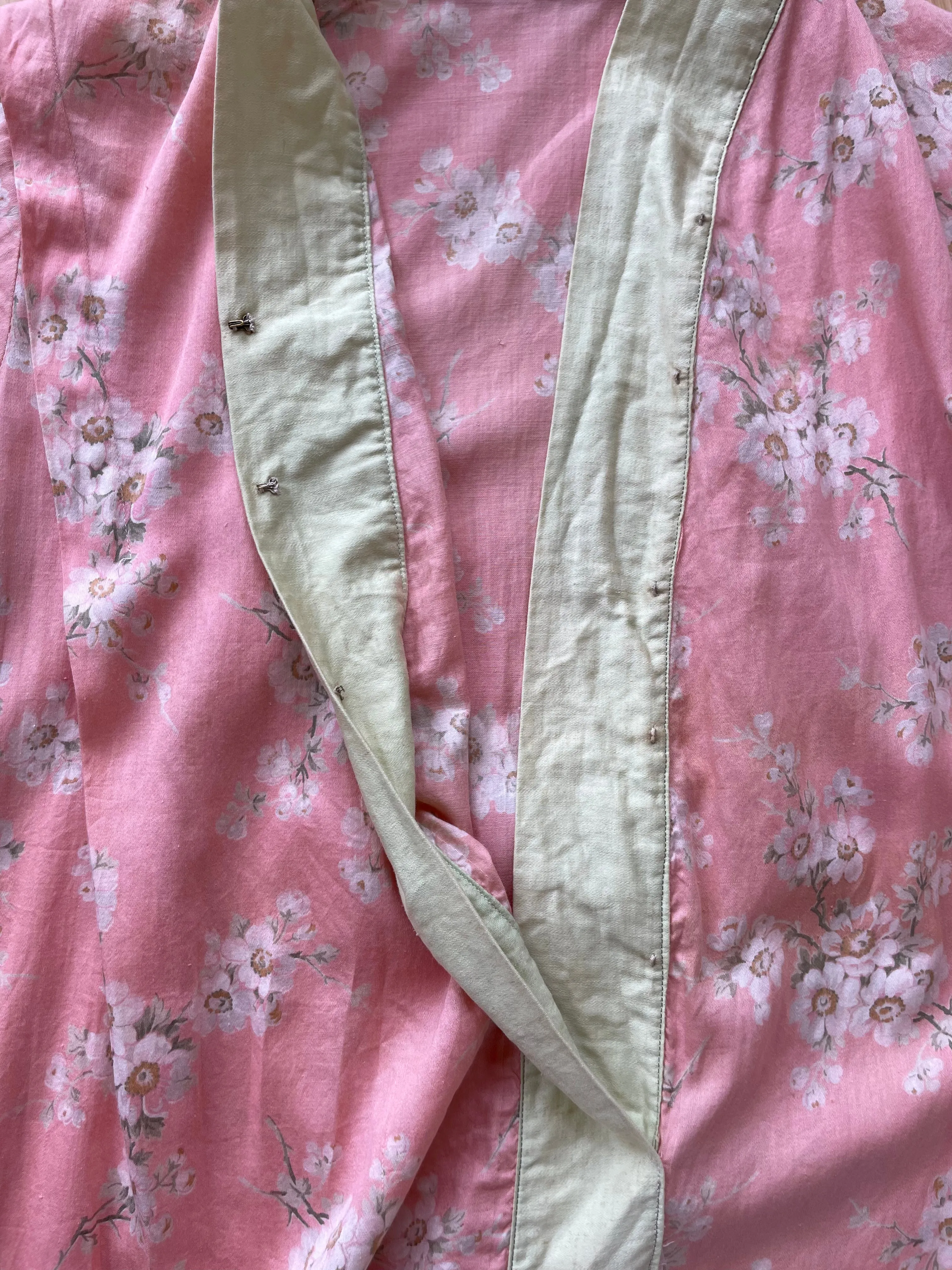 1930s Daisy Print Cotton Dressing Gown