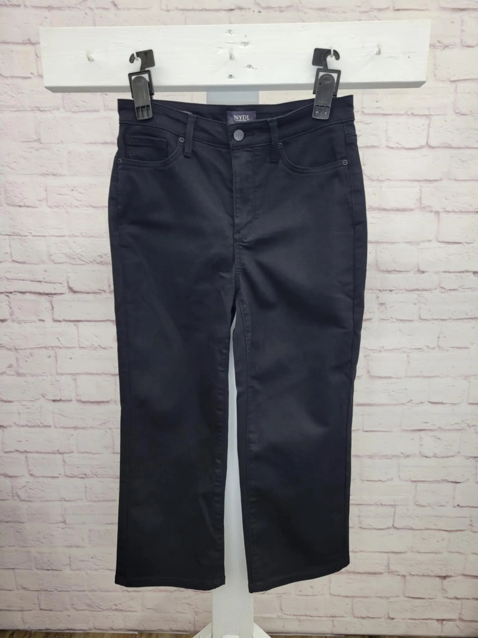 4R A645194 NYDJ High Rise Joni Capri in Cool Embrace - Black