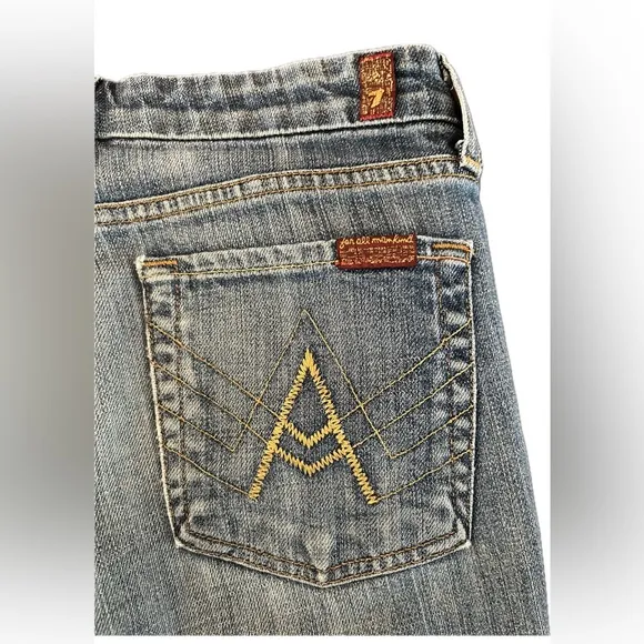 7 For All Mankind woman’s blue denim jeans. Size 27