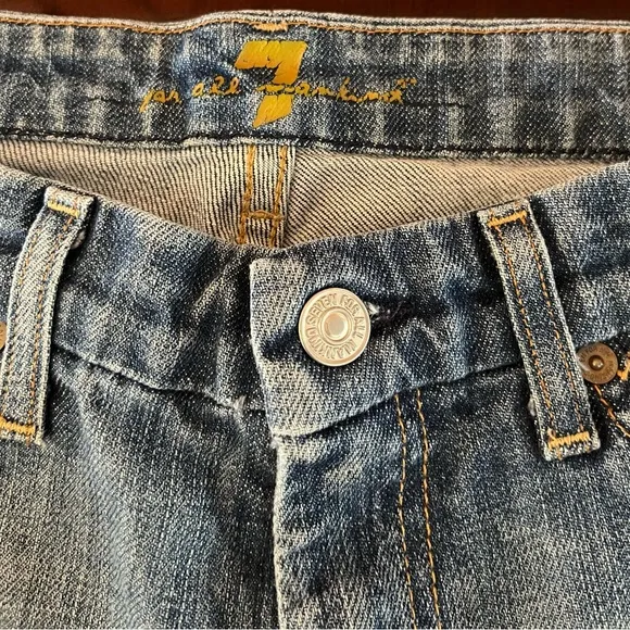 7 For All Mankind woman’s blue denim jeans. Size 27