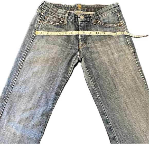 7 For All Mankind woman’s blue denim jeans. Size 27