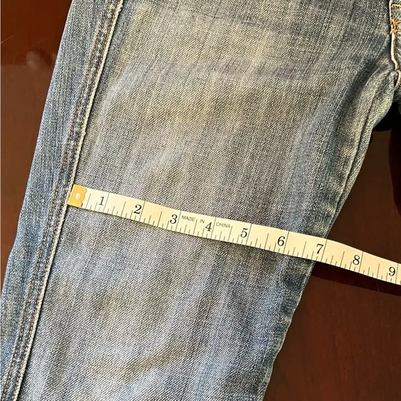 7 For All Mankind woman’s blue denim jeans. Size 27