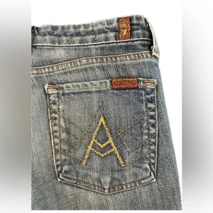7 For All Mankind woman’s blue denim jeans. Size 27