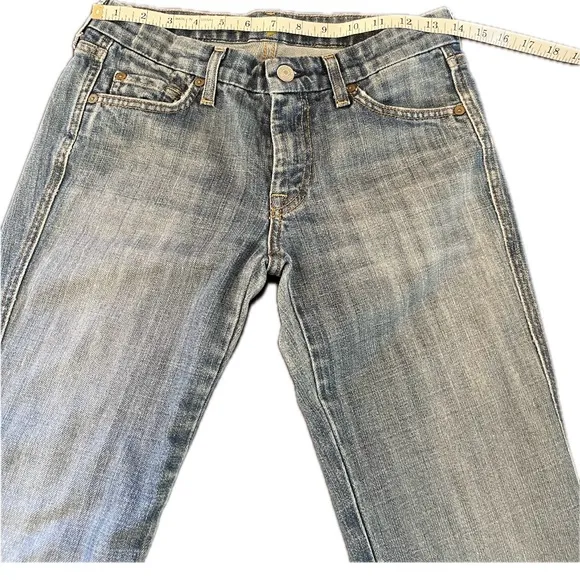 7 For All Mankind woman’s blue denim jeans. Size 27