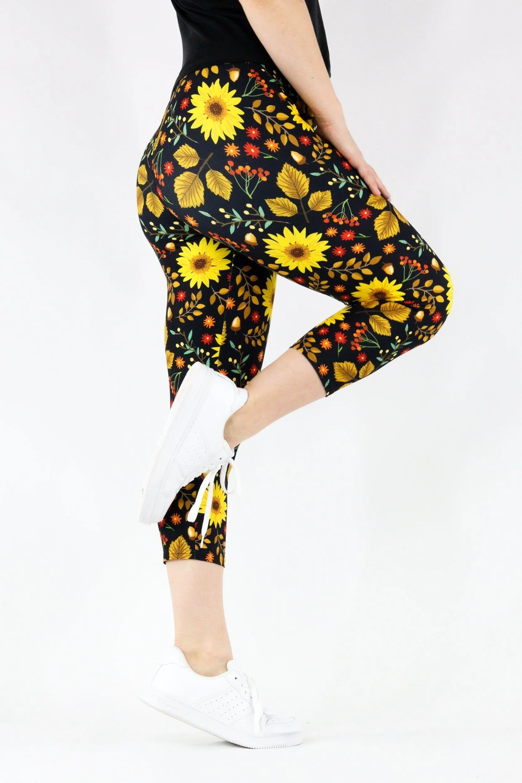 Autumn Sunflower - Casual Capri Leggings