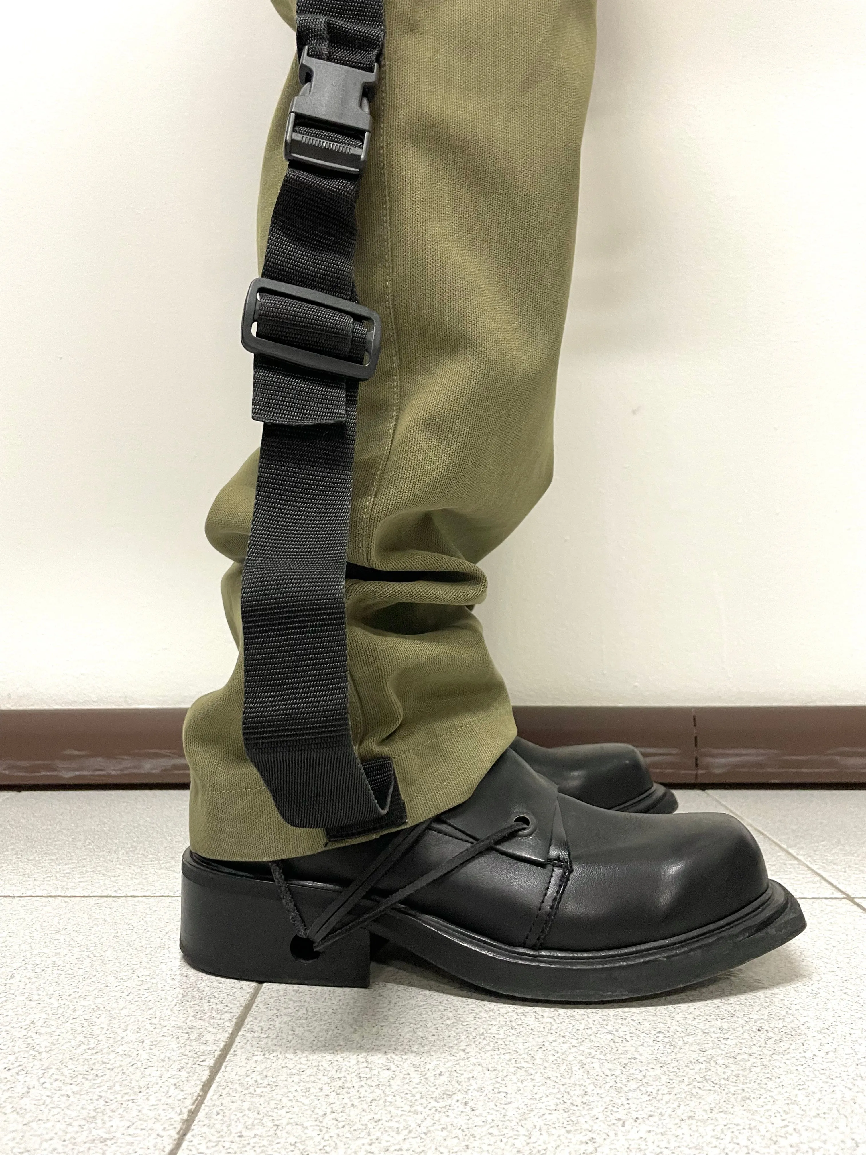 AW2003 Dolce & Gabbana bondage parachute cargo pants