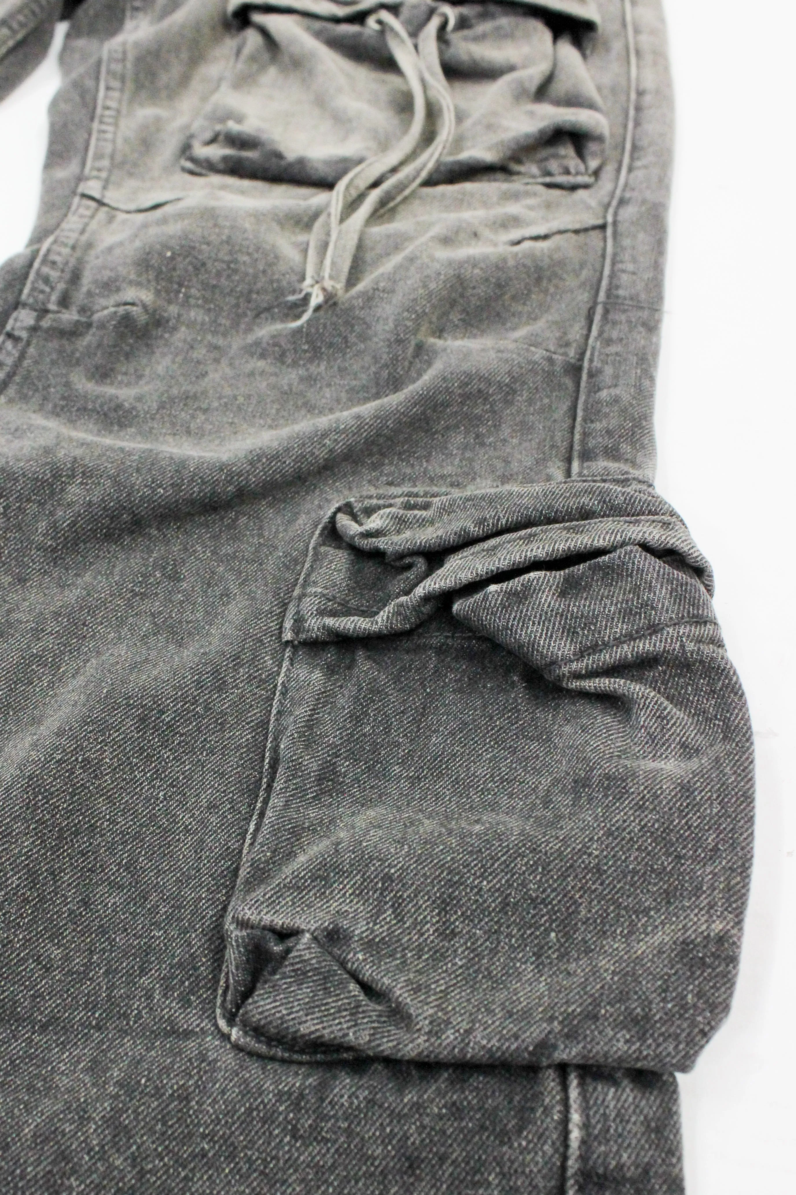 Baggy Fit Faded Wash Cargo Jeans