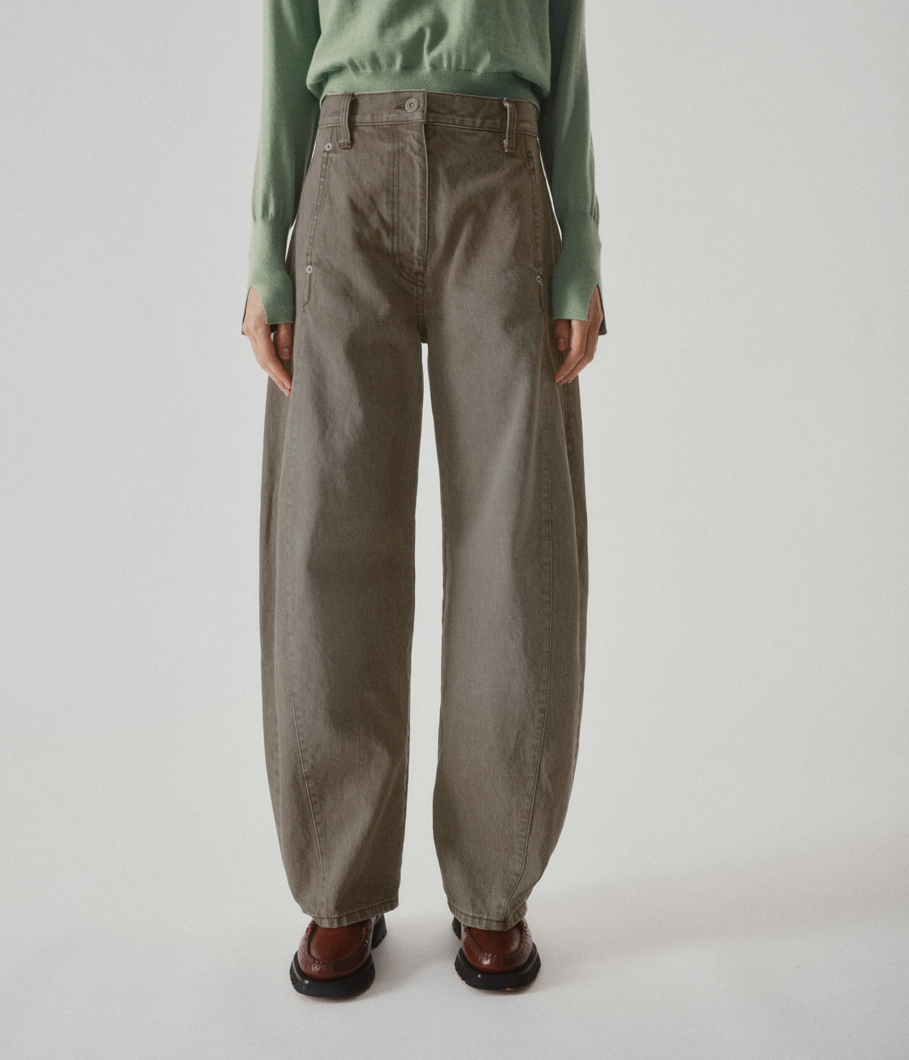 Barrel Denim Pants in Mocha
