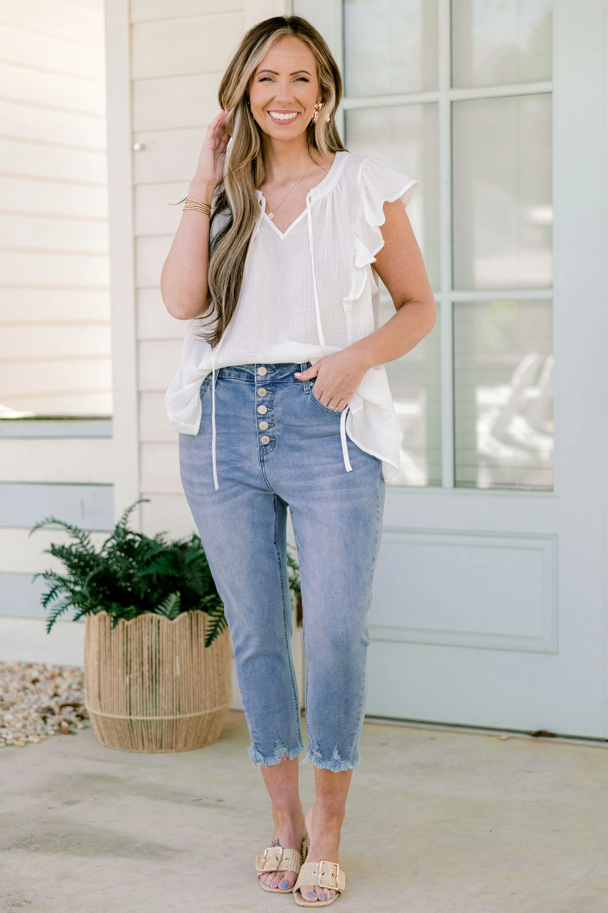 Better Than Ever Capri, Light Wash