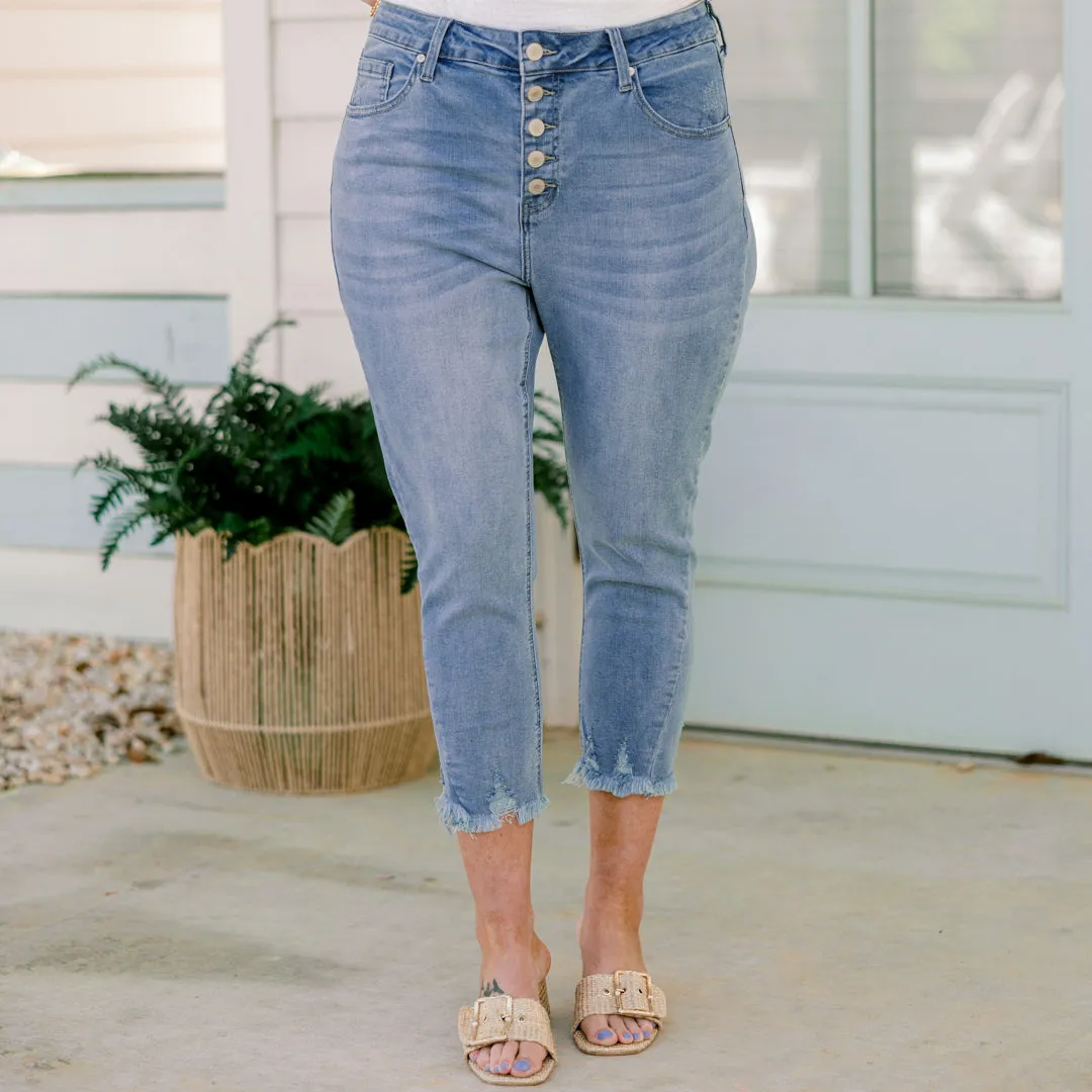 Better Than Ever Capri, Light Wash
