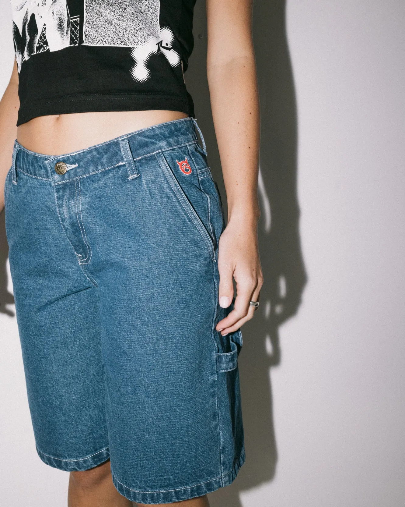 Billie Low Rise Carpenter Jort
