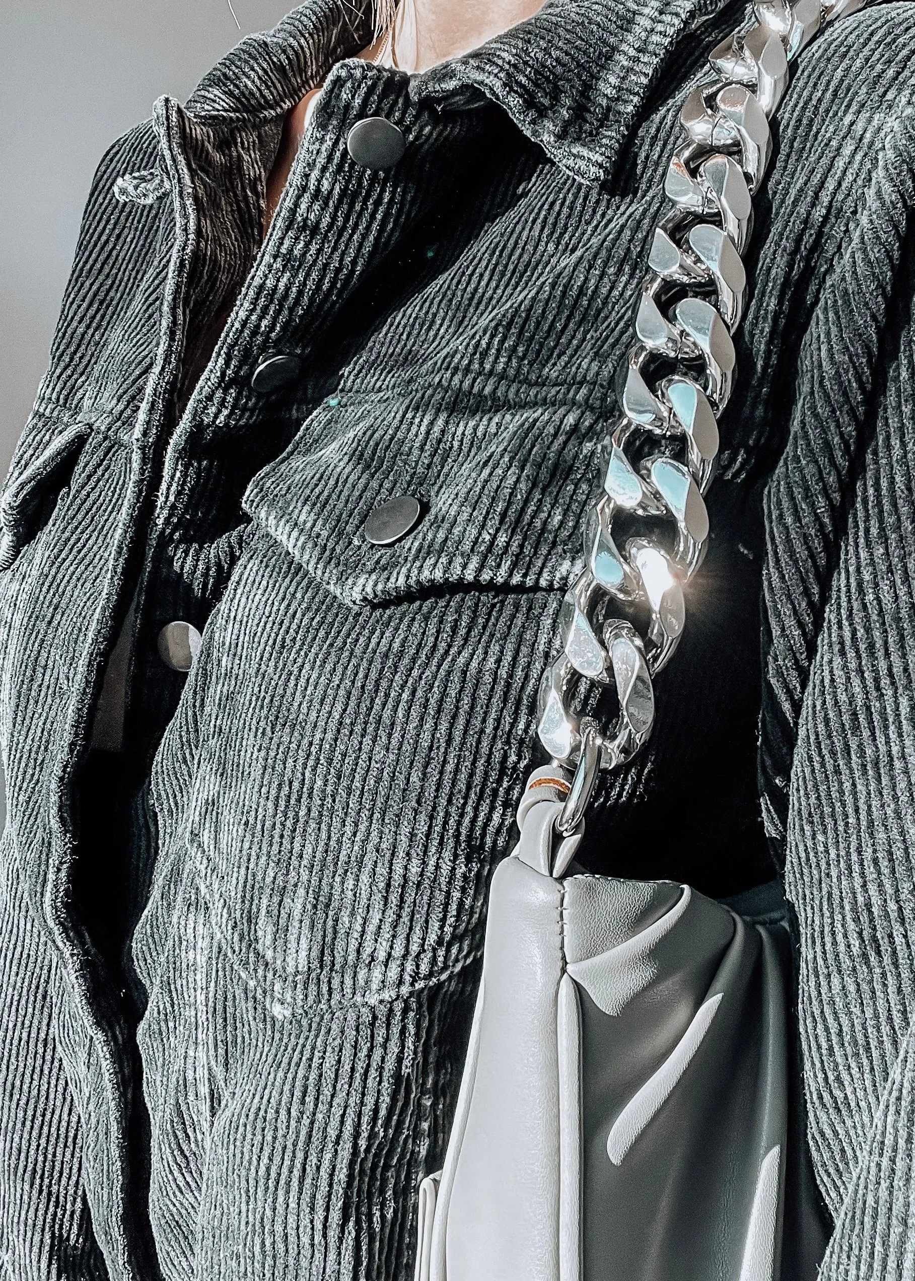 BLACK CORDUROY SHACKET