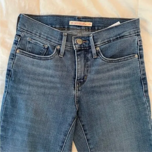 Brand New 311 Shaping Skinny Mid Rise Capri Jeans | Light to Medium Indigo Wash