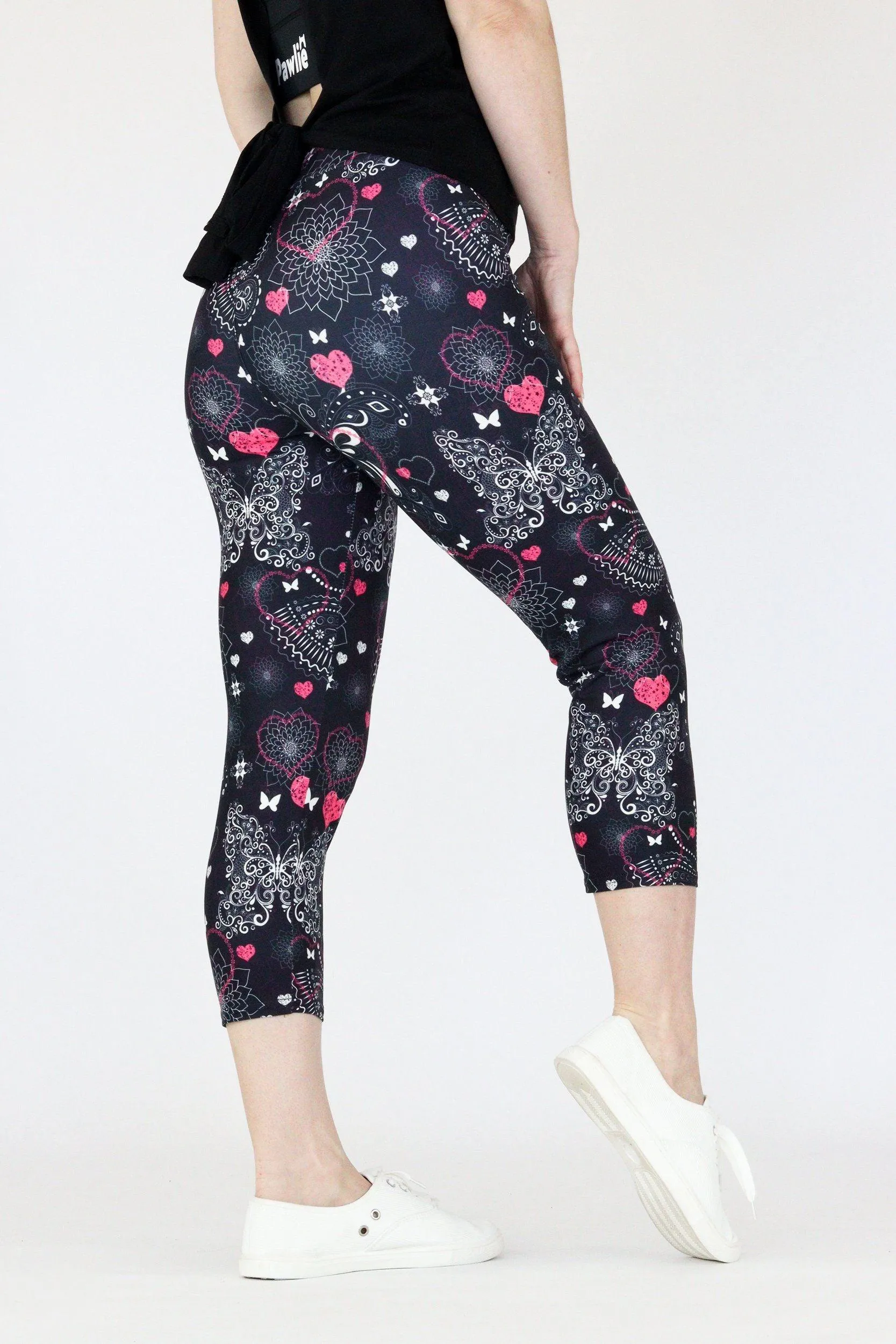 Butterfly Love - Casual Capri Leggings