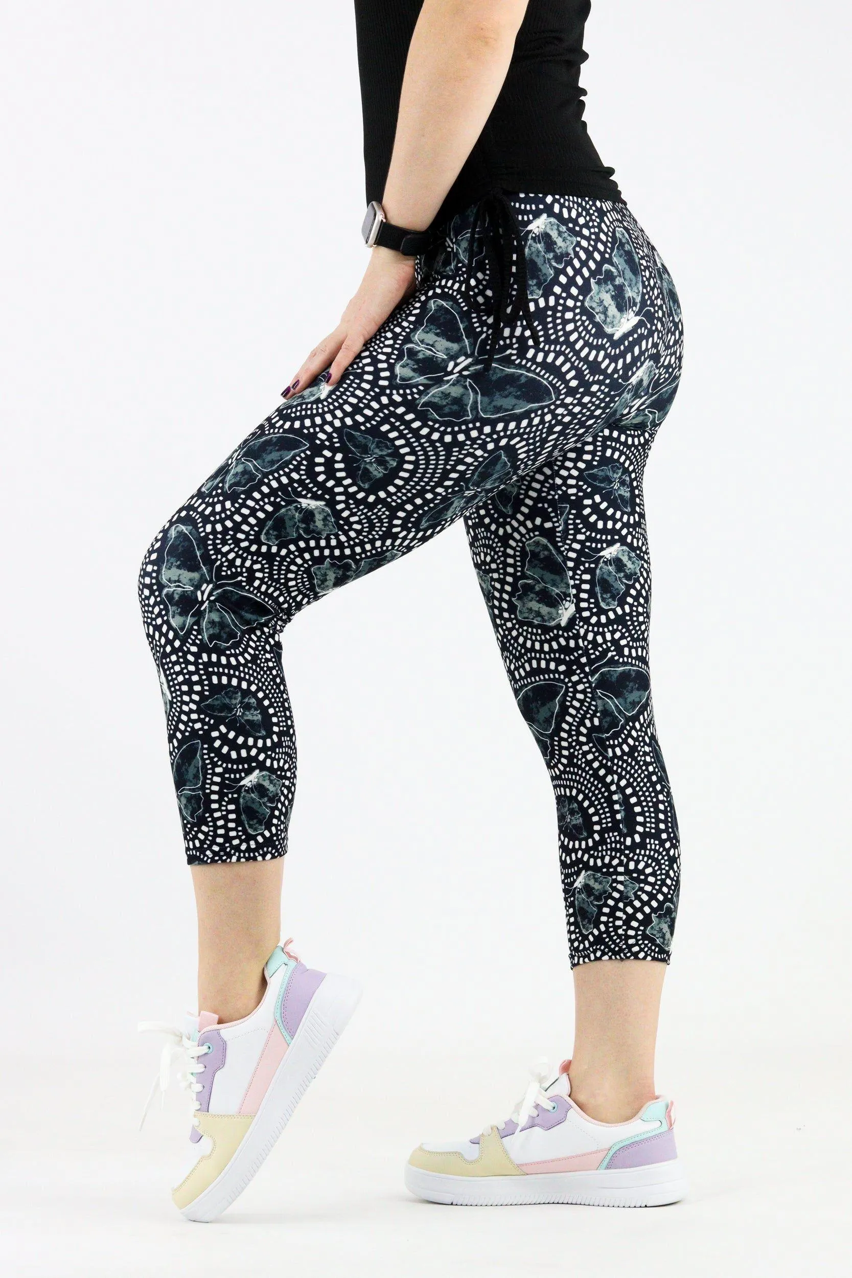 Butterfly Textures - Casual Capri Leggings