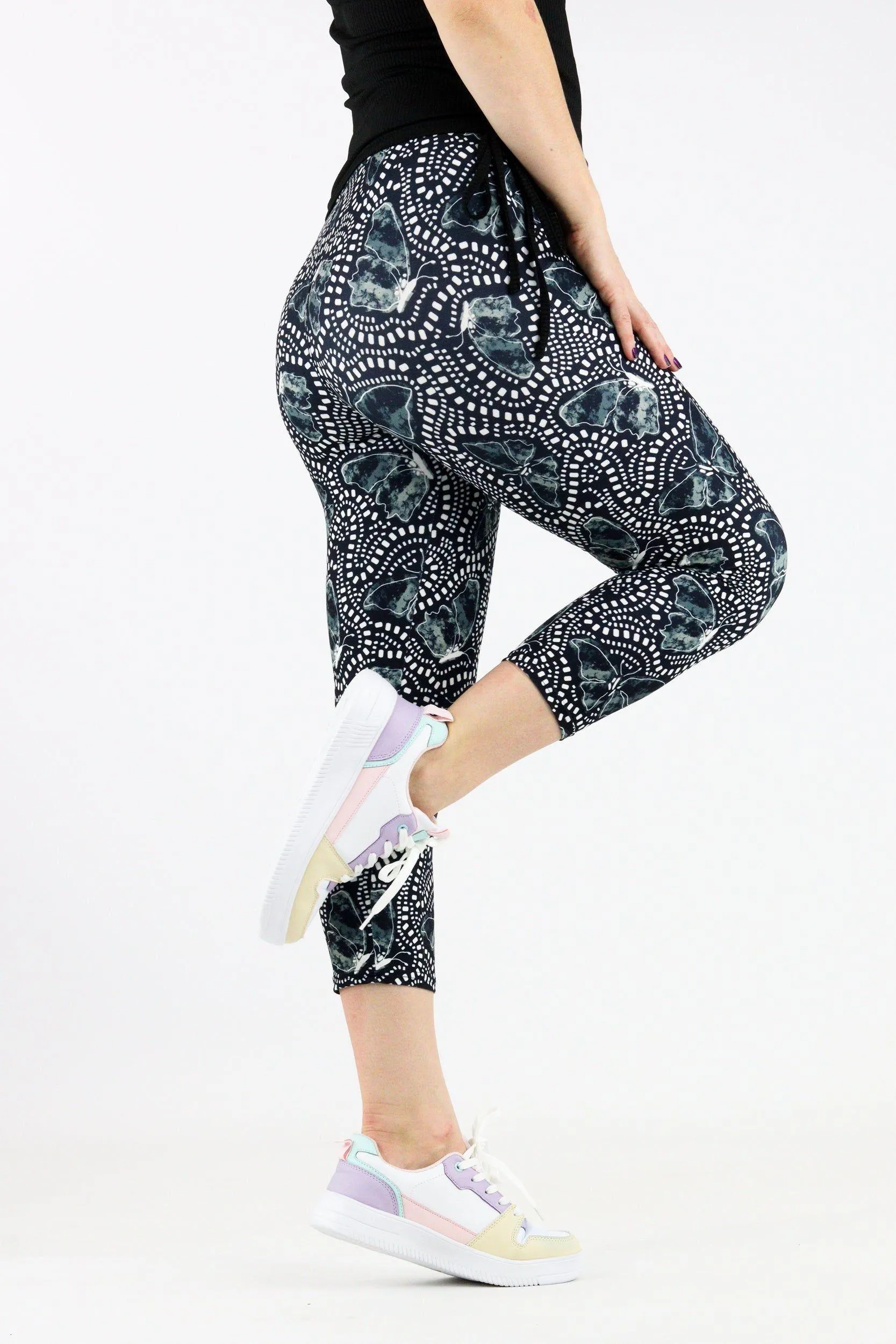 Butterfly Textures - Casual Capri Leggings