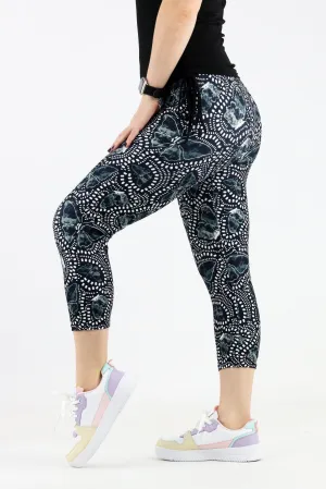 Butterfly Textures - Casual Capri Leggings