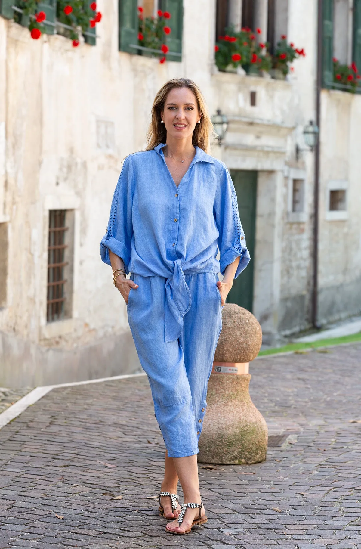 CAPRI WITH BUTTONS