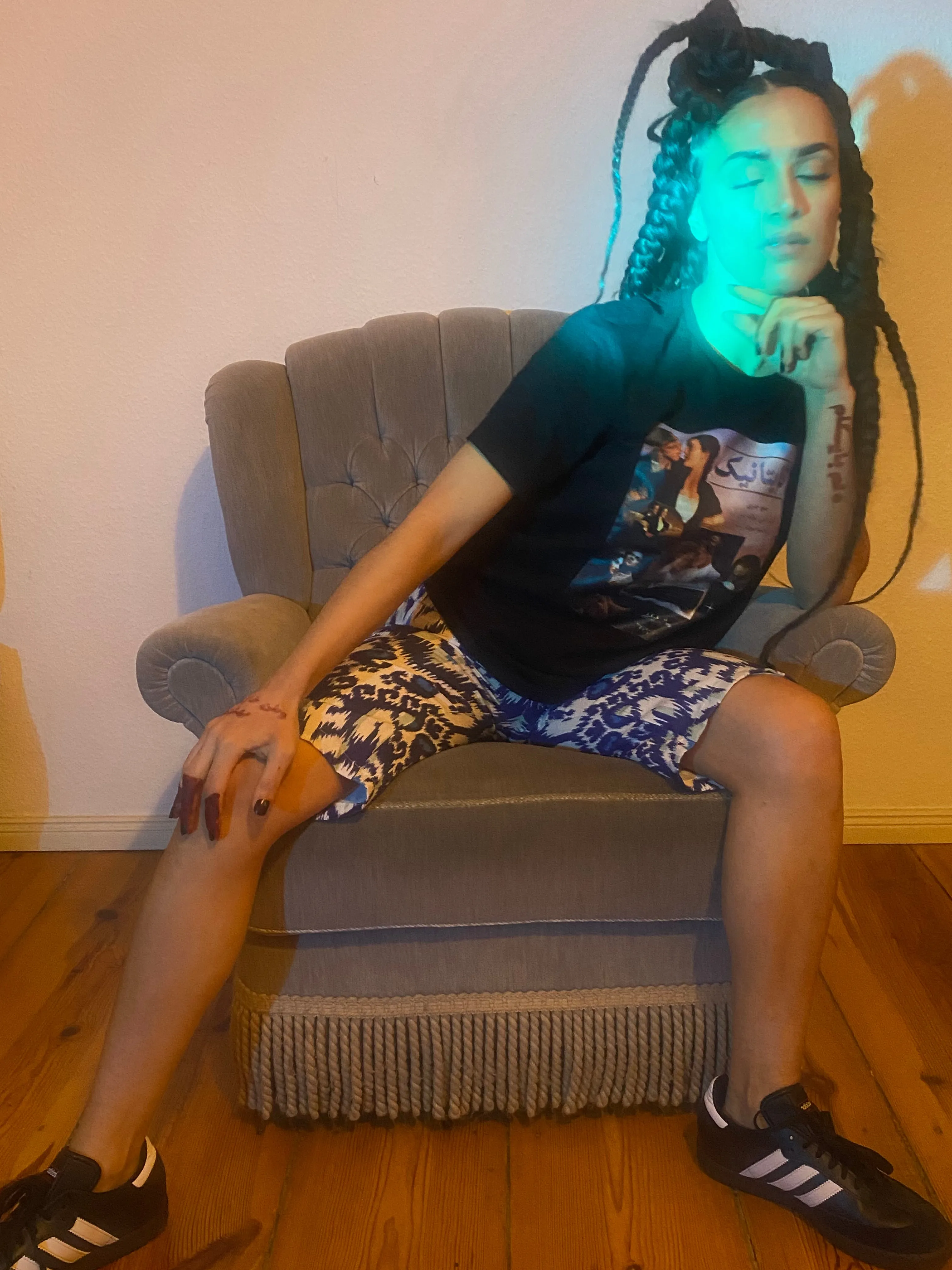 Capris in Moody Blues Adras