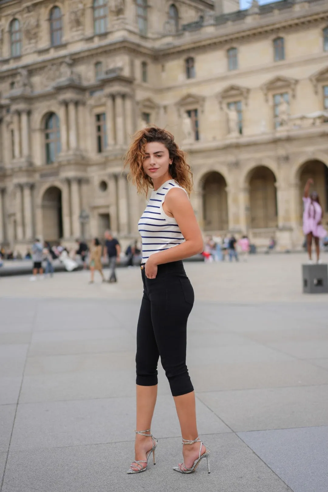 Capris Ultra Stretch Skinny Pants in Dark Purple