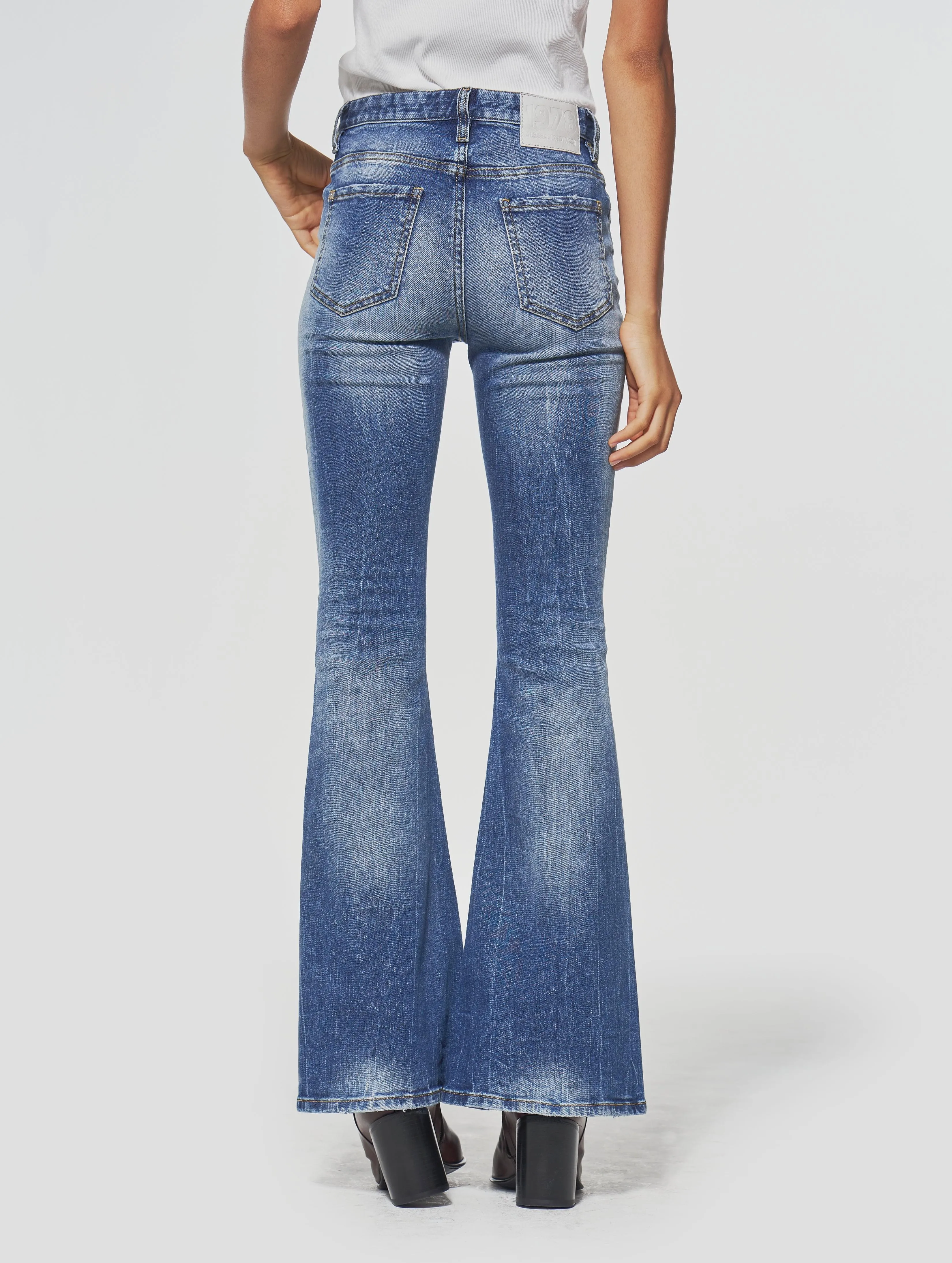 CAROLE BELL BOTTOM JEANS IN DISTRESSED BLUE - Woman