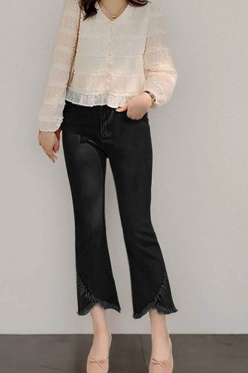 Chouyatou Women Cute Stretch Denim Jeans Ripped Distressed Frayed Hem Denim Pants Tassel Fringe Cropped Jeans