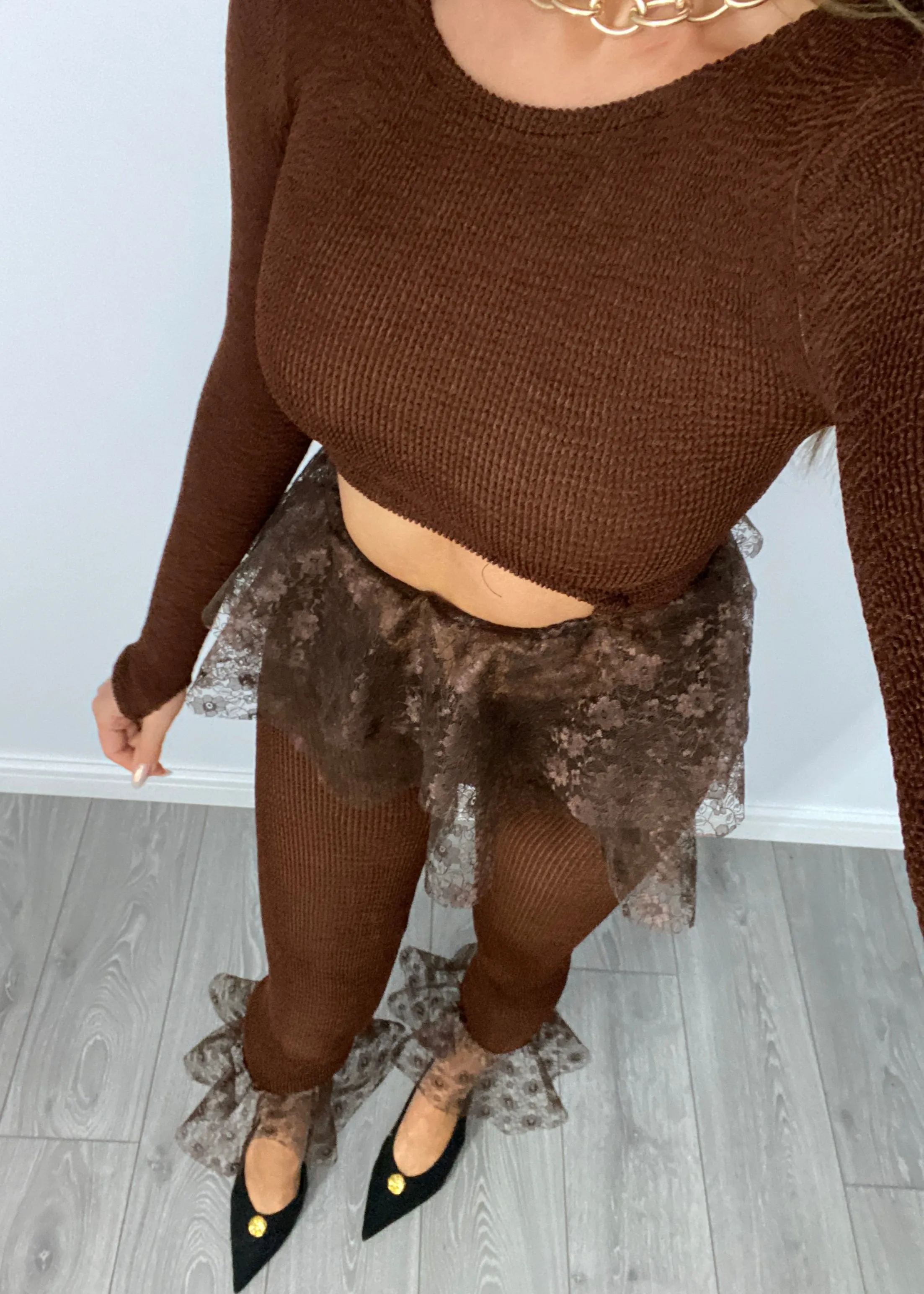Crinkle Lace Ankle Capri Leggings in Chocolate Brown