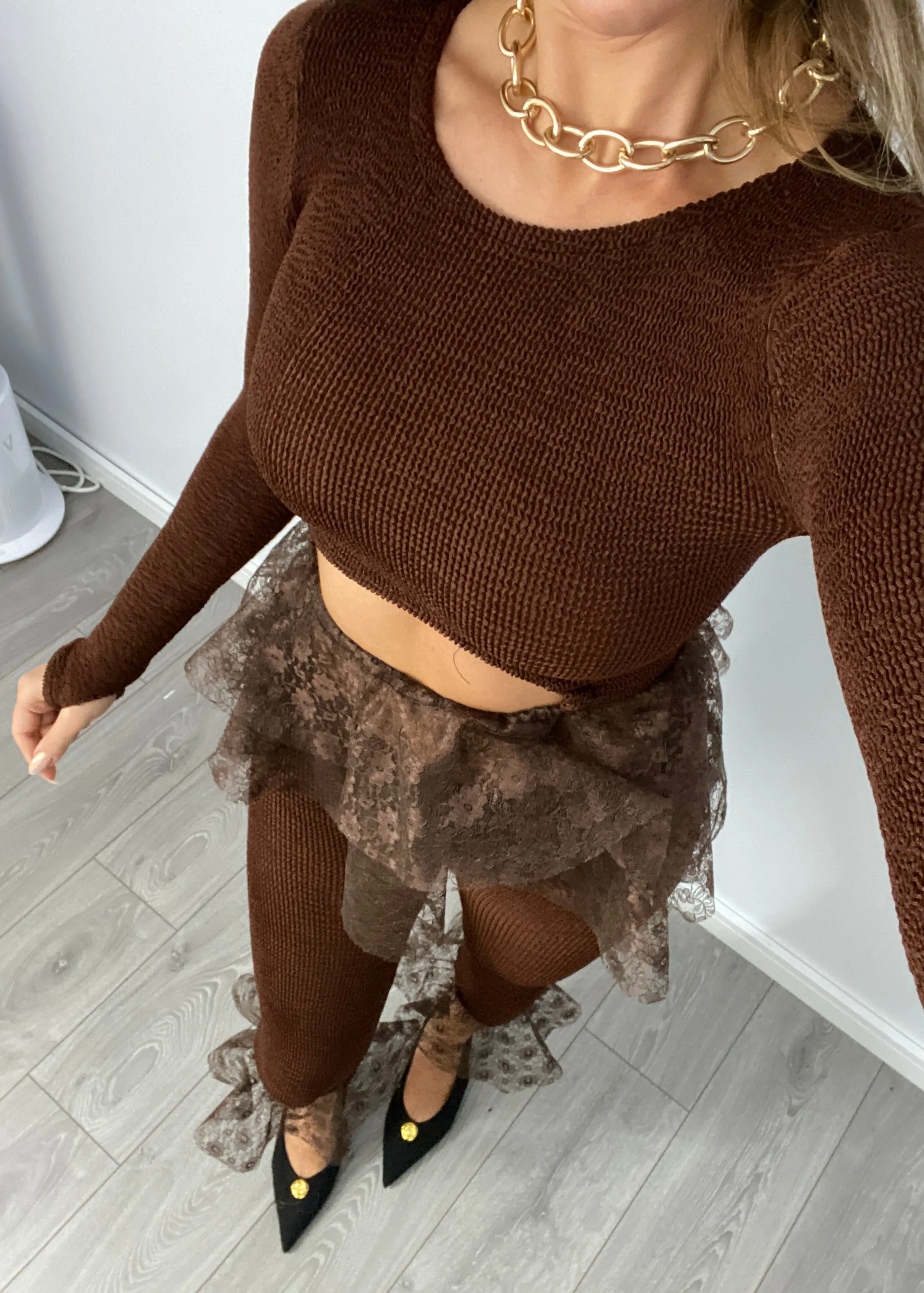 Crinkle Lace Ankle Capri Leggings in Chocolate Brown