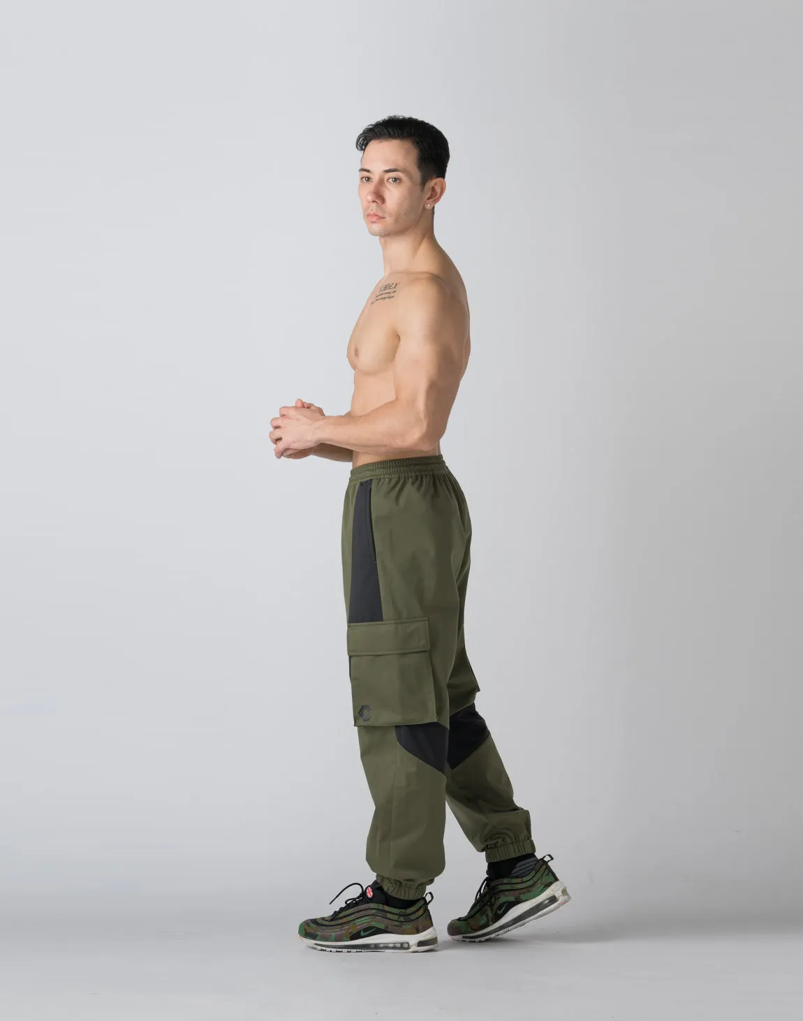 CRONOS WINDBREAKER WARM CARGO PANTS【KHAKI】