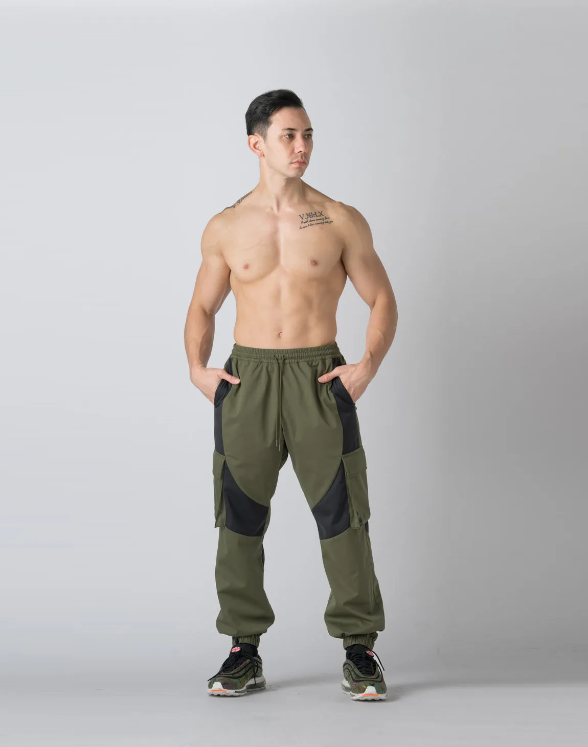 CRONOS WINDBREAKER WARM CARGO PANTS【KHAKI】