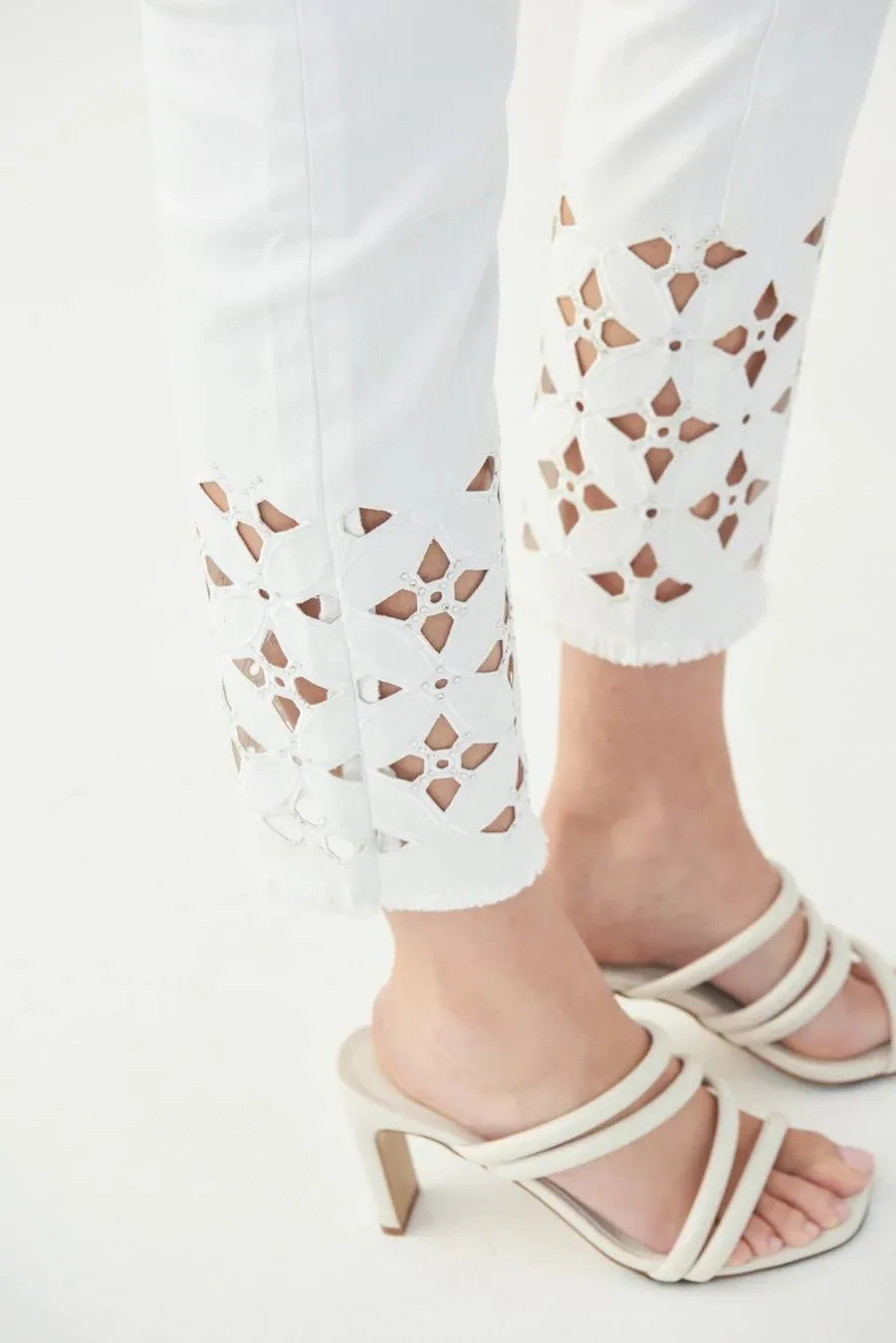 Cut-out Capris Style 221945