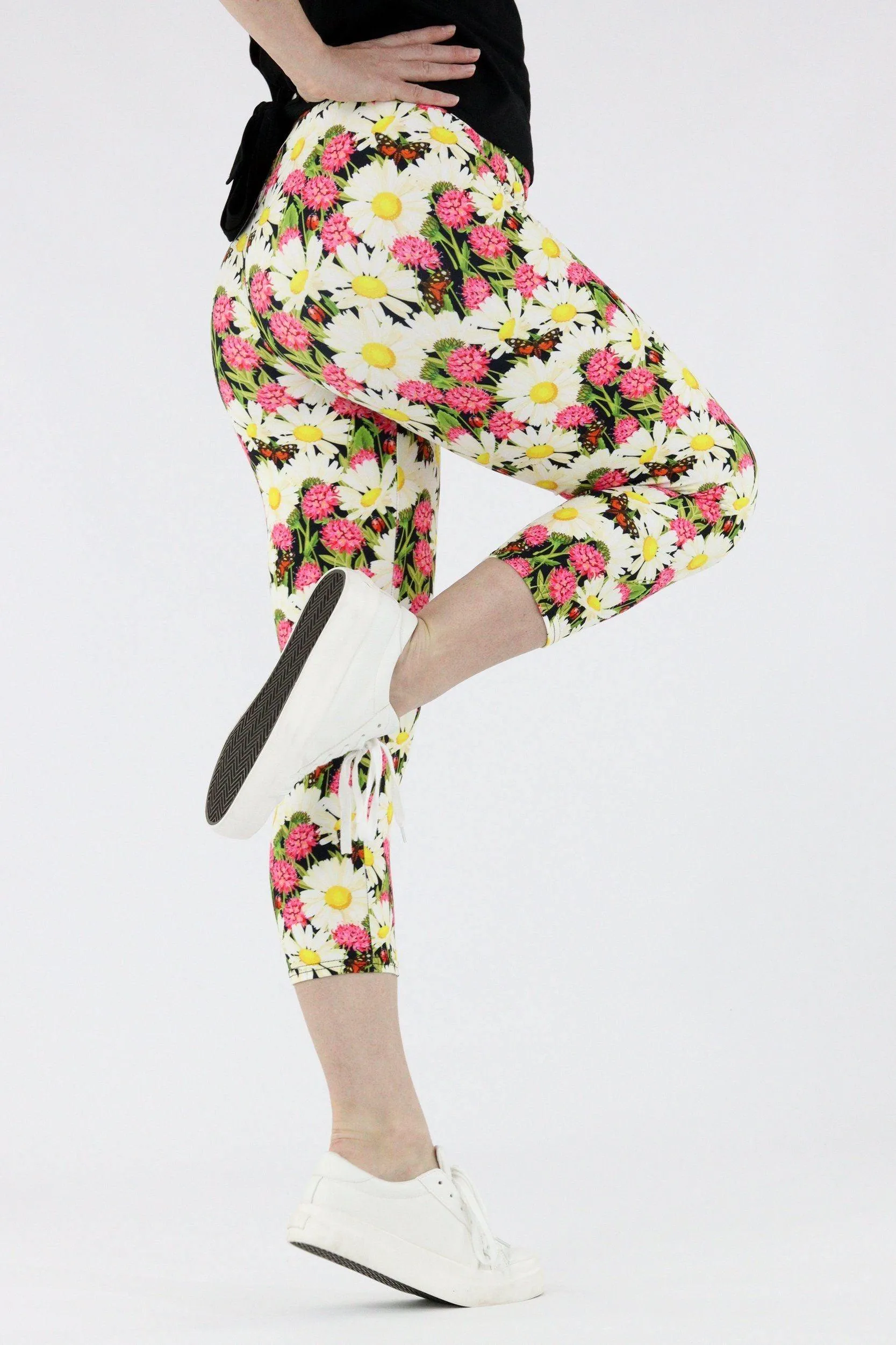 Daisy Meadow - Casual Capri Leggings