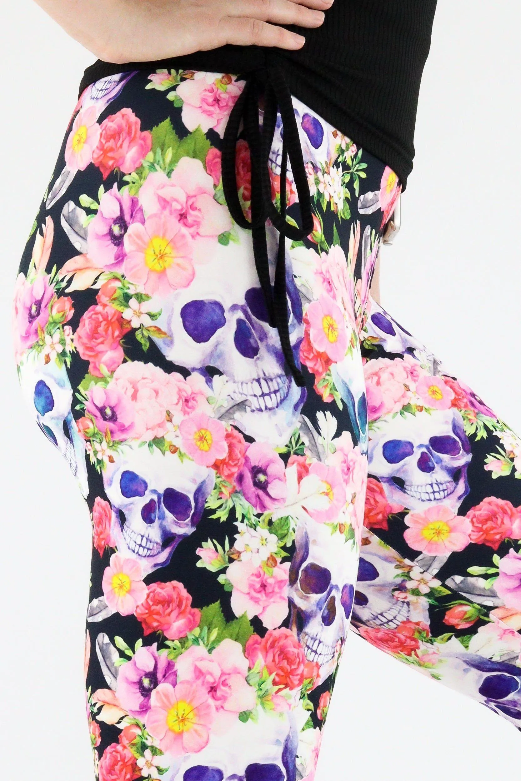 Dead Pretty - Casual Capri Leggings