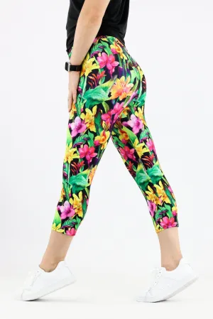 Exotic Flowers - Casual Capri Leggings