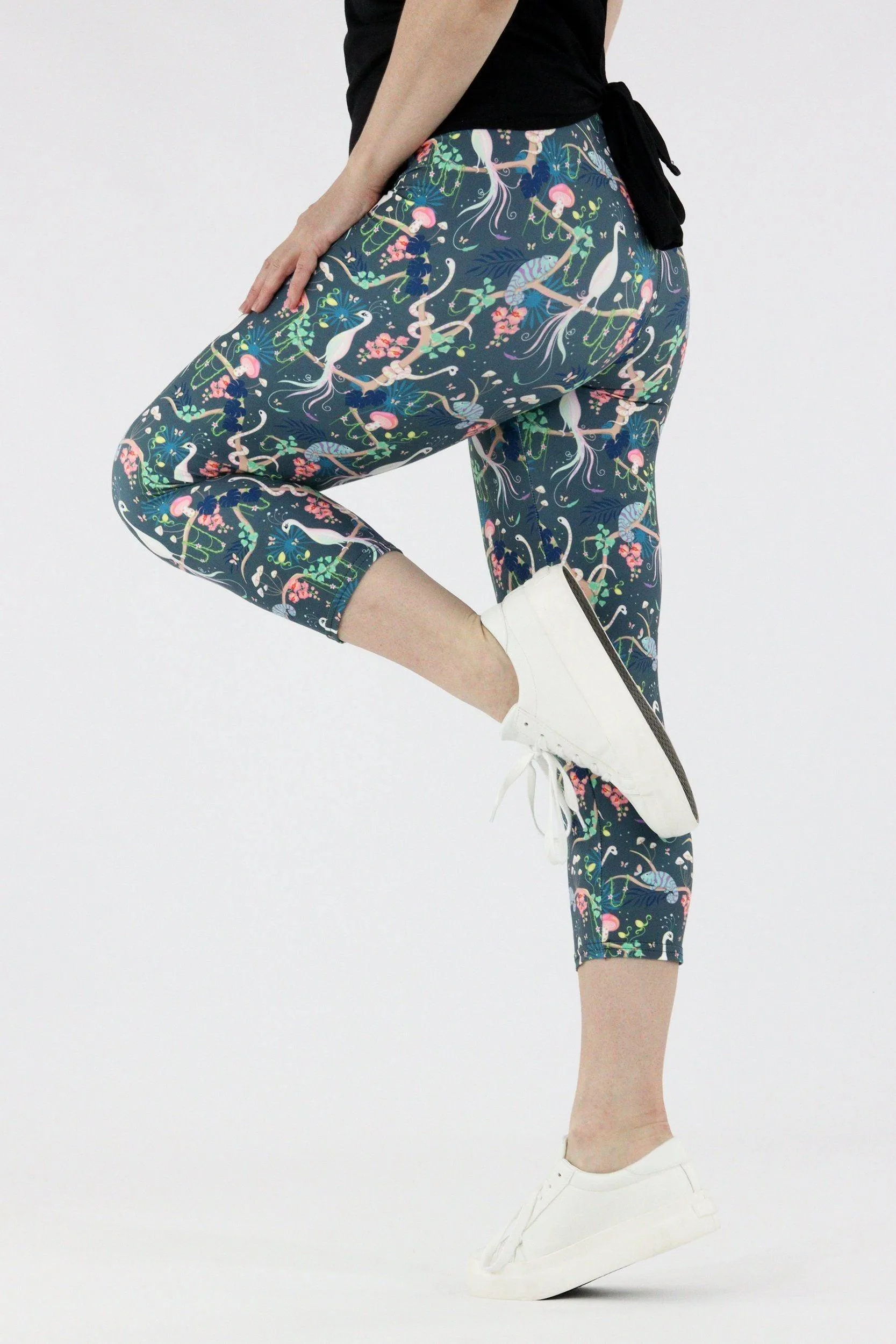 Fantasy Forest - Casual Capri Leggings