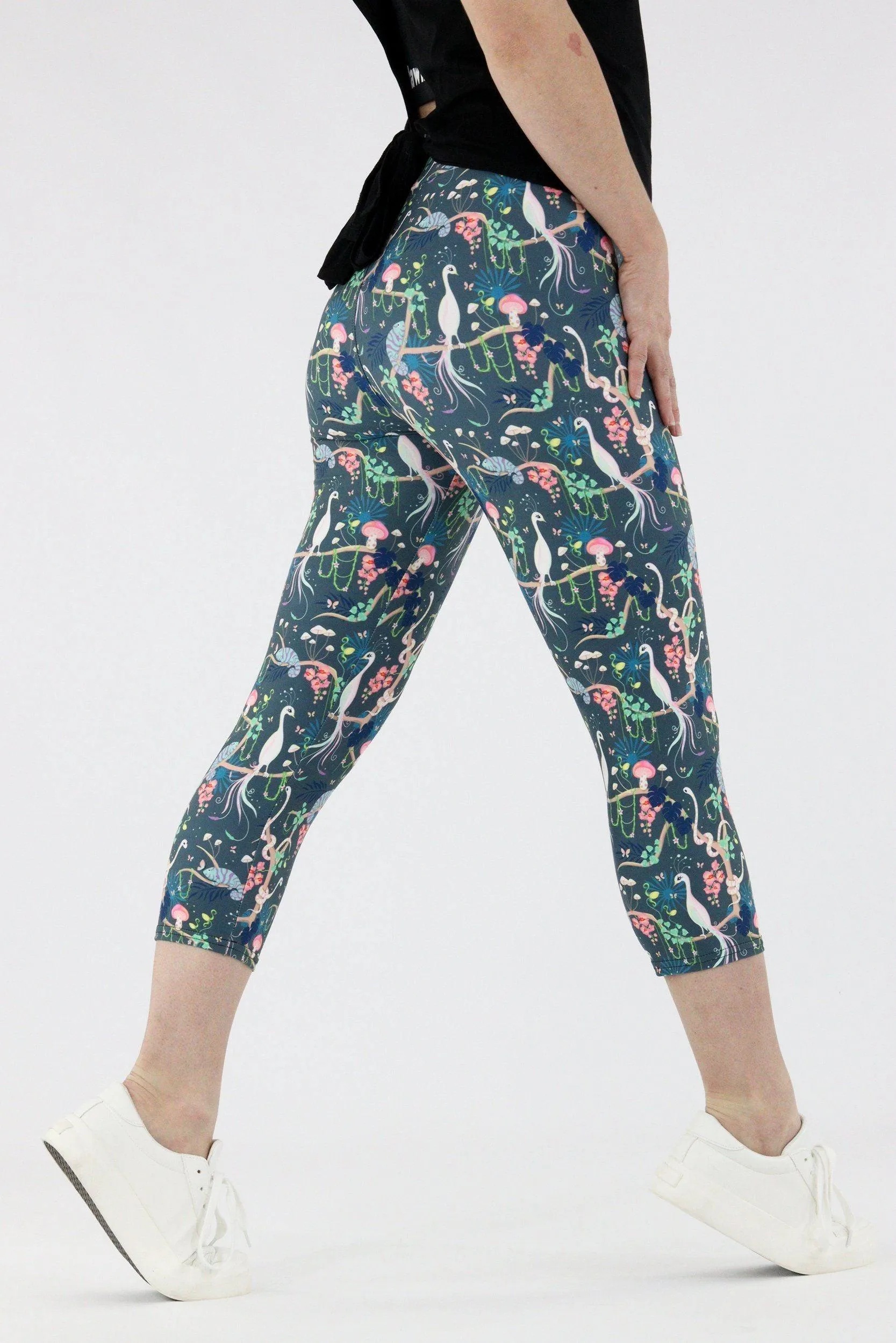 Fantasy Forest - Casual Capri Leggings