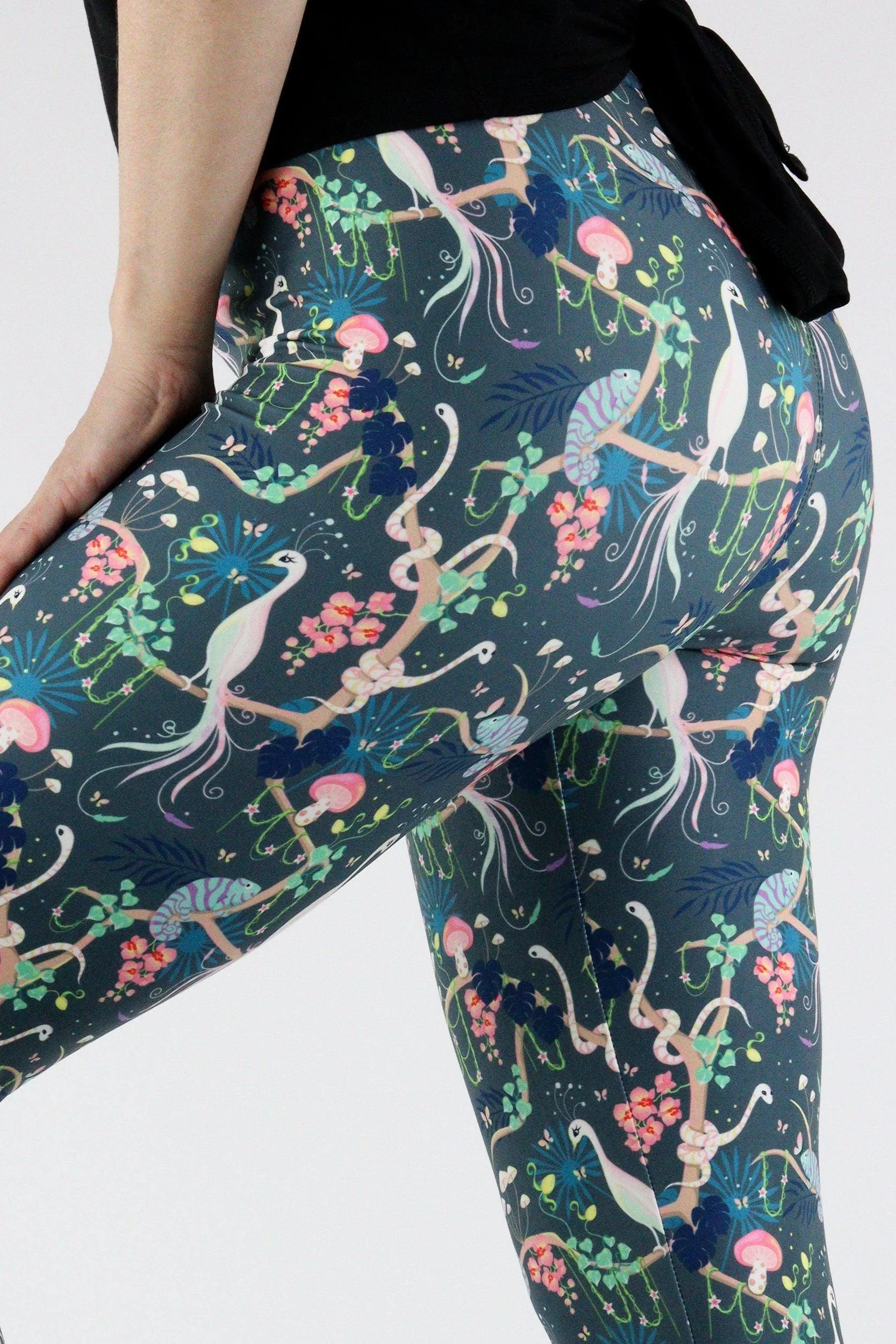 Fantasy Forest - Casual Capri Leggings