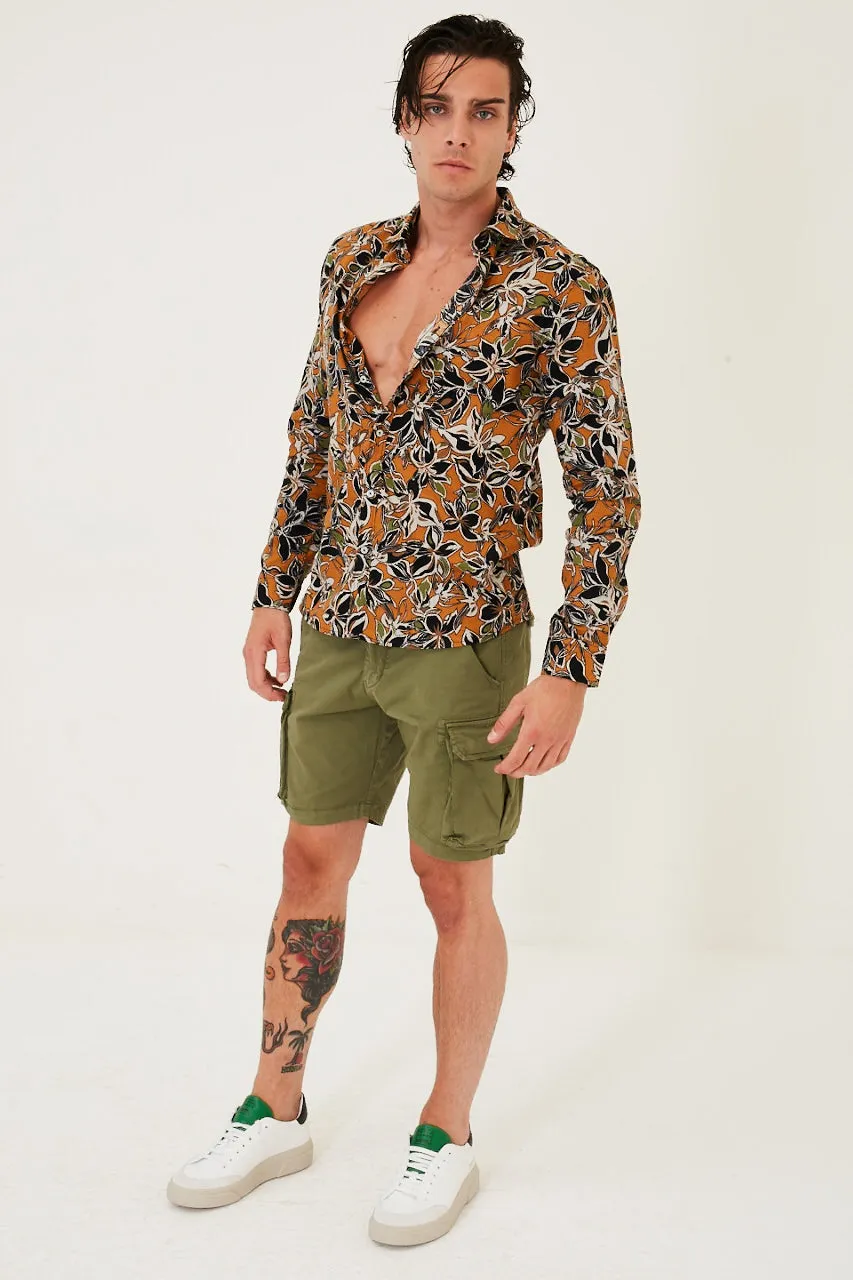 Fitted Cargo Shorts In Khaki