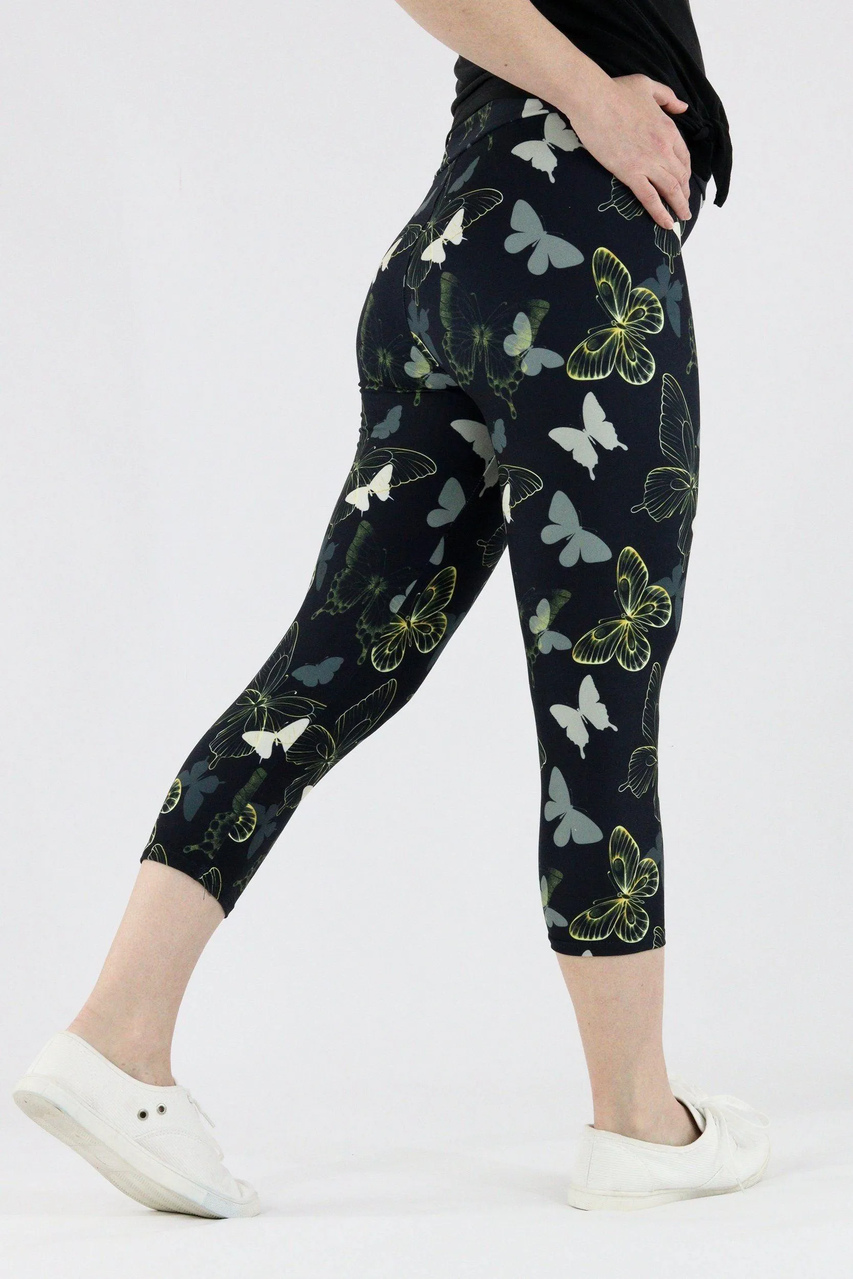 Golden Butterfly - Casual Capri Leggings