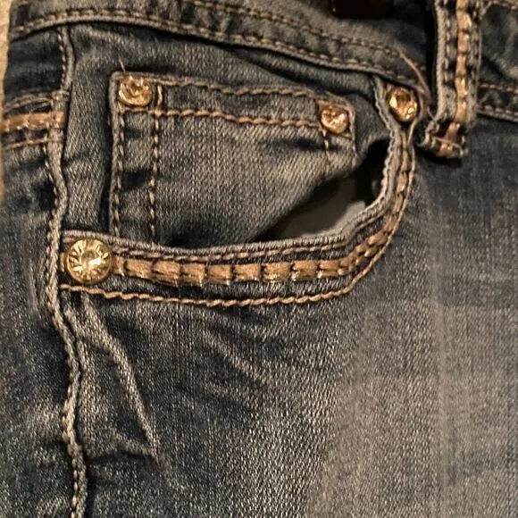 Grace in La Cropped Jeans
