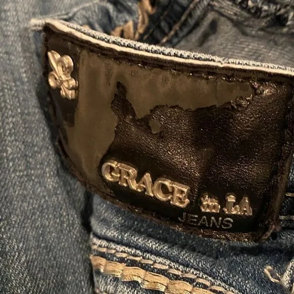 Grace in La Cropped Jeans