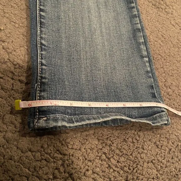 Grace in La Cropped Jeans