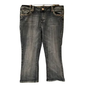 Grace in La Cropped Jeans