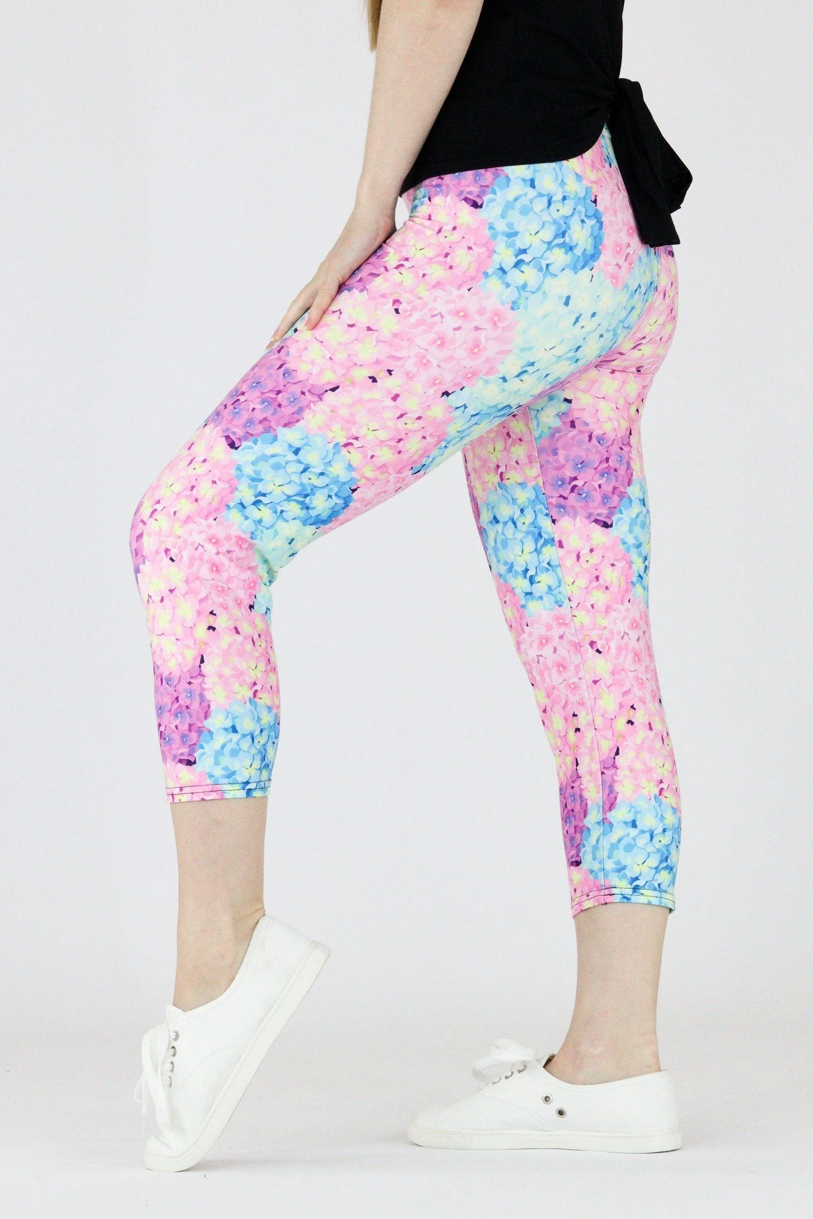 Hydrangea - Casual Capri Leggings