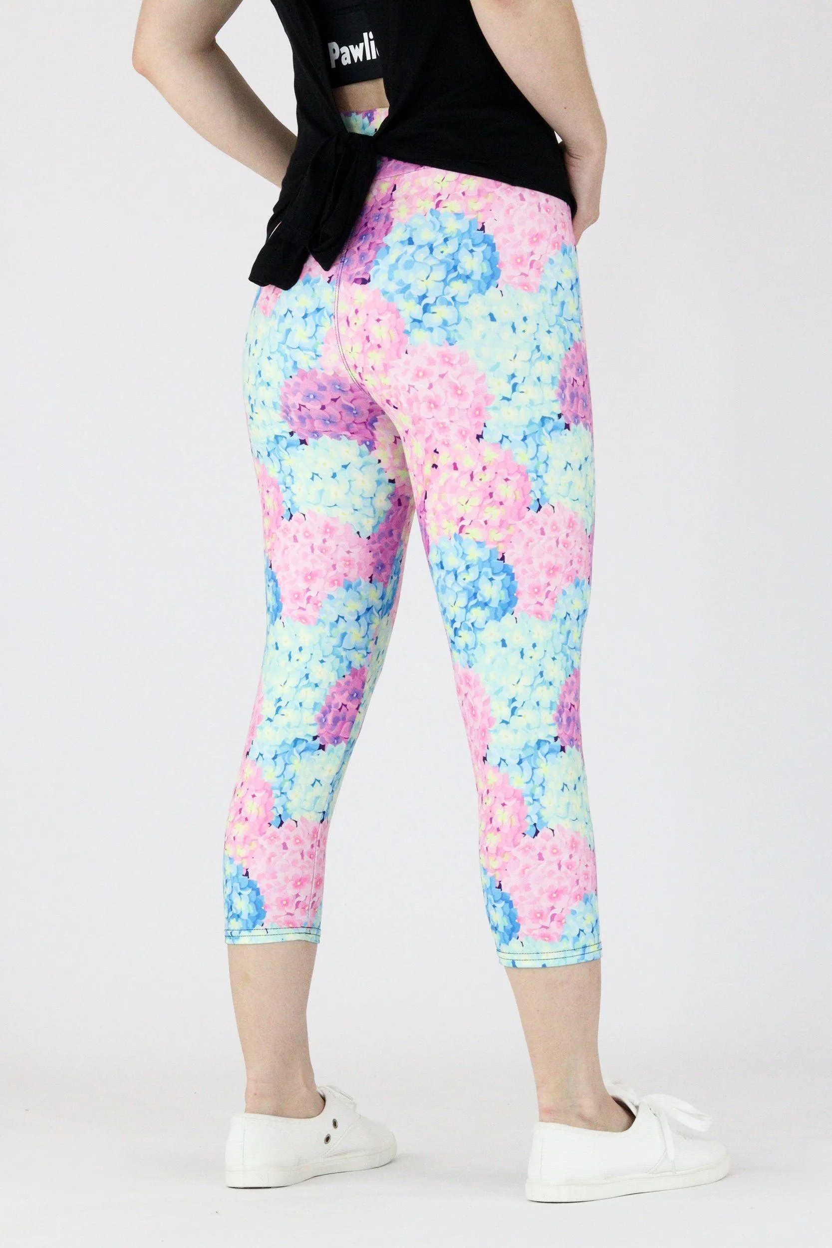 Hydrangea - Casual Capri Leggings