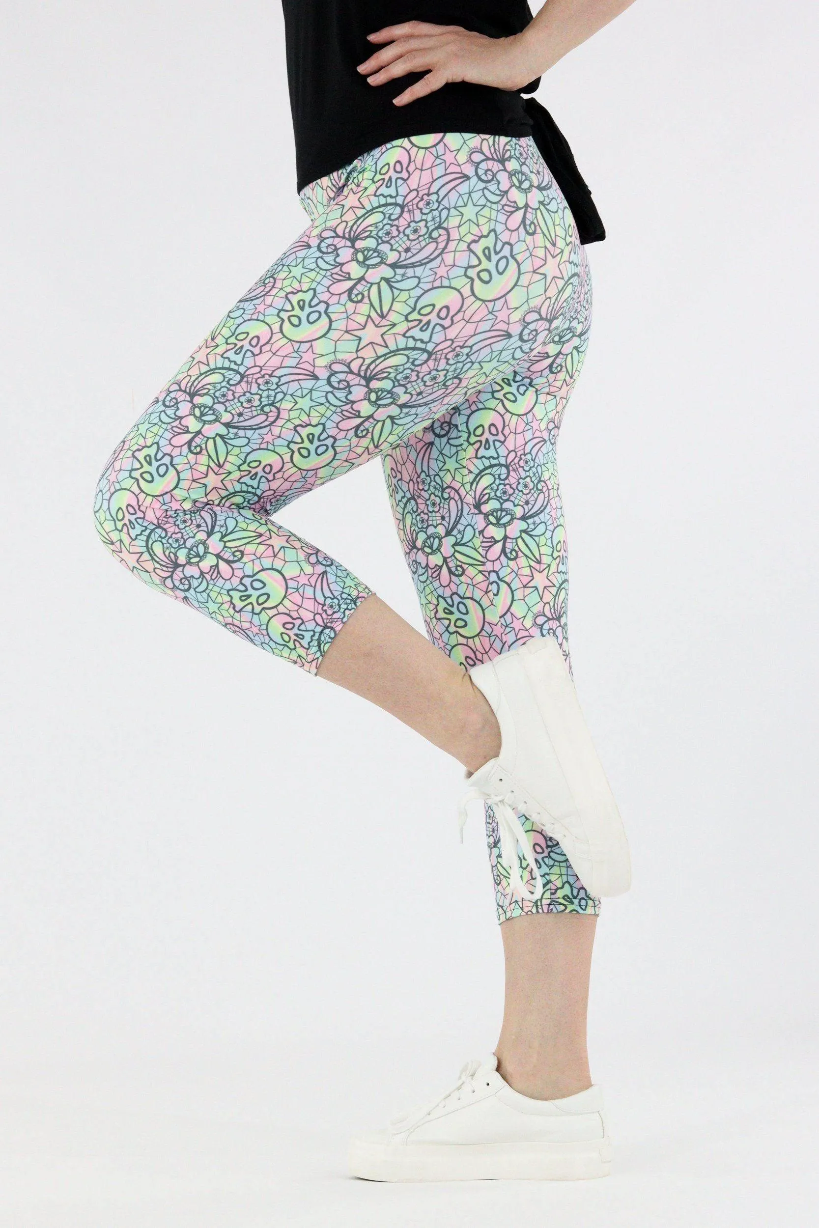 Iridescent Skull Lace - Casual Capri Leggings
