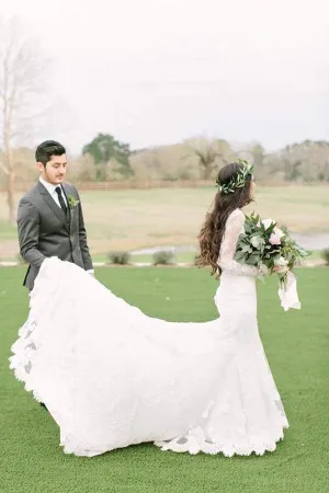 Ivory Lace Sheath V-neck Long Sleeves Chapel Train Wedding Dresses, MW966