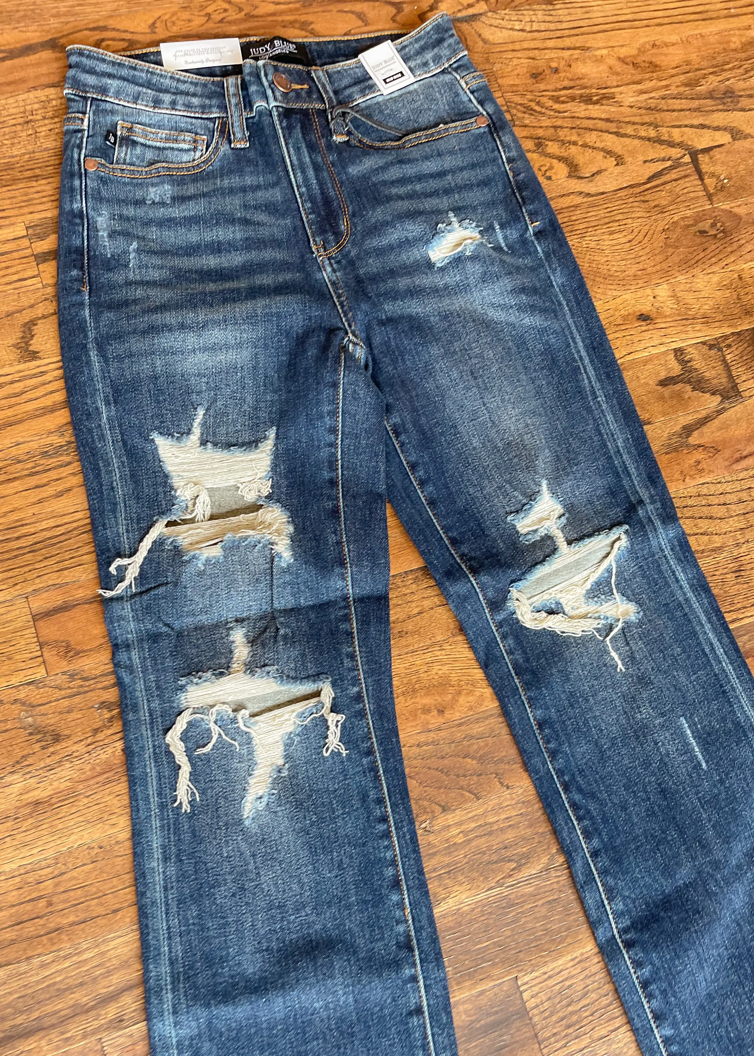 Judy Blue || Channing Mid-Rise Crop Straight Leg Jean